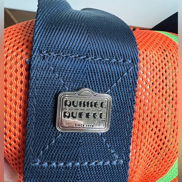 Fun transforming gym bag/ weekend bag/ duffle bag with inside removable poches - Picture 14 of 14